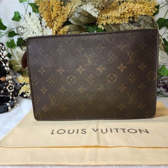 Authentic Louis Vuitton Monogram Toiletry Pouch with Dust Bag - Picture 4 of 17